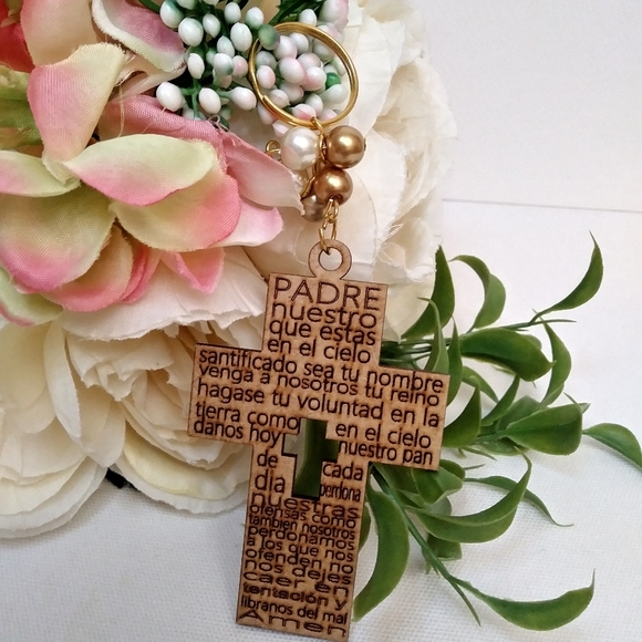 Keychain cross Our Father baptism party favors. First communion keychain cross - Picture 4 of 15